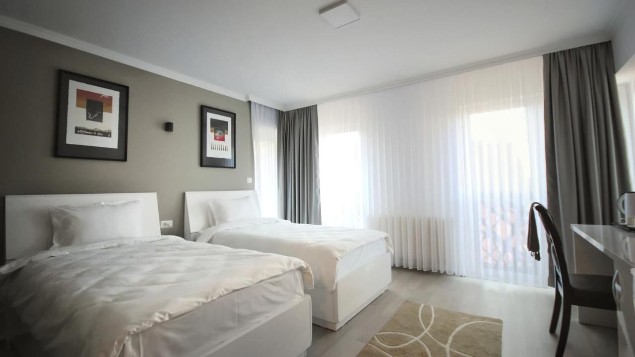 Hotel Callisto Приштина Экстерьер фото