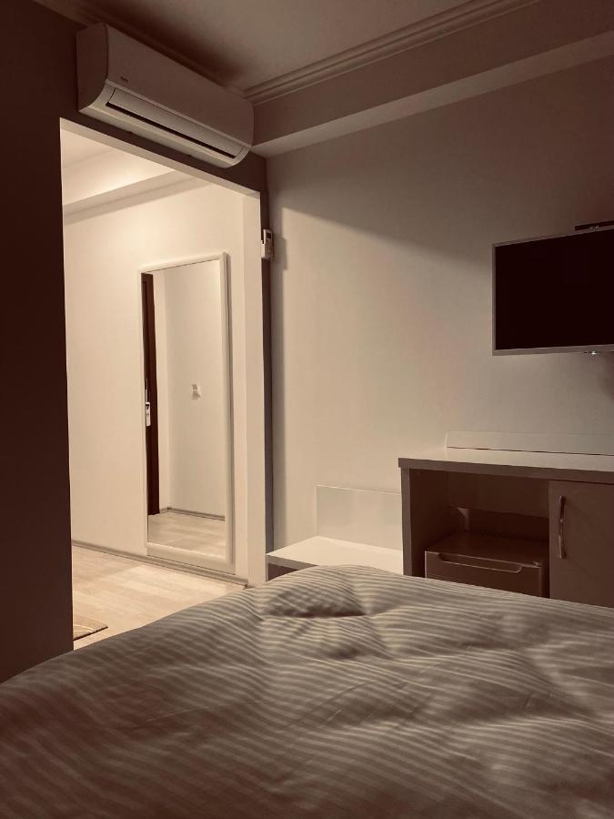 Hotel Callisto Приштина Экстерьер фото